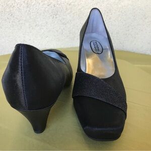 PADEVI (Spain) new Elegant Black Women's Heels, size 9,0-9,5